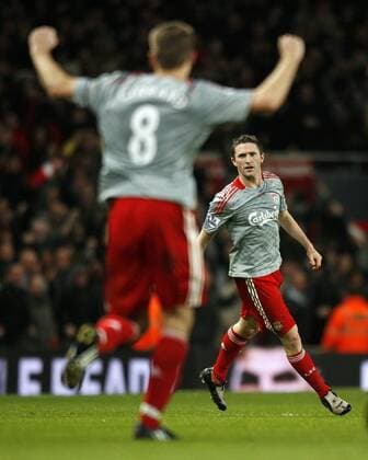 Robbie Keane (re.) jubelt mit Gerrard (beide Liverpool) - EDITORIAL USE ONLY. No use with unauthorised audio, video, data, fixture lists, club league logos or live services. Online in-match use limited to 120 images, no video emulation. No use in betting, games or single club league player publications. Fußball Herren English Premier League 2008 2009, 1. Englische Liga, FC Liverpool Gruppe London Freude,