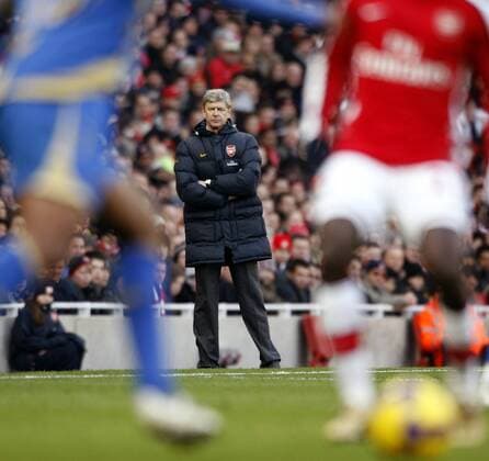 Trainer Arsene Wenger (Arsenal) - EDITORIAL USE ONLY. No use with unauthorised audio, video, data, fixture lists, club league logos or live services. Online in-match use limited to 120 images, no video emulation. No use in betting, games or single club league player publications. Fußball Herren English Premier League 2008 2009, 1. Liga, Arsenal FC London Totale London