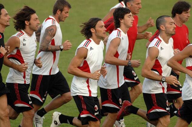 Lauftraining AC Mailand, v.li.: Filippo Inzaghi, Andrea Pirlo, David Beckham, Marek Jankulovski, Matteo Darmian und Gianluca Zambrotta -  Fußball Herren Serie A 2008 2009, 1. Italienische Liga, Trainingslager, Training, Milan Gruppe Dubai