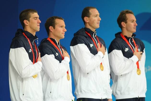 USA - Olympiasieger 4x100m Lagen Staffel, v.li.: Michael Phelps, Brendan Hansen, Jason Lezak und Aaron Peirsol -  (2008081807291787) Schwimmen OS Sommer Herren Olympische Spiele 2008, Sommerspiele, 4x200m Freistil Gruppe Peking Freude,