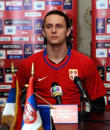 Neven Subotic (Serbien) - Pressekonferenz -  Fußball Herren Nationalteam 2009, Nationaltrikot, Pressetermin Einzelbild Belgrad