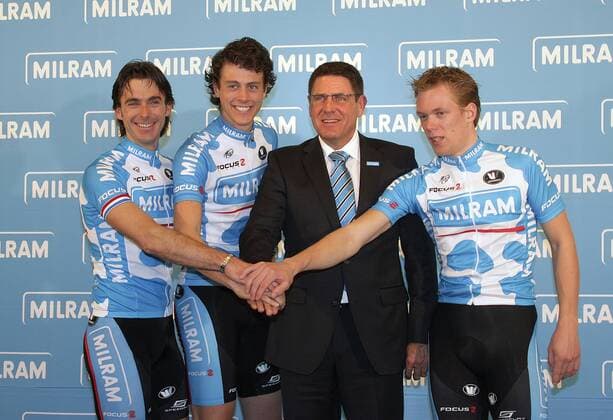 Präsentation Team Milram 2009, v.li.: Servais Knaven, Niki Terpstra, Teammanager Gerry van Gerwen und Wim Stroetinga (alle Niederlande) Radsport Herren Präsentation 2009, Pressetermin, Straßenradsport, Straße, Rad, Gruppe Dortmund