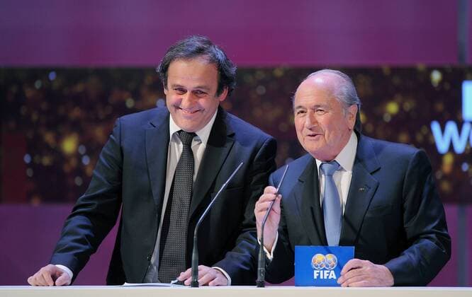 UEFA Präsident Michel Platini (Frankreich, li.) und FIFA Präsident Joseph S. Blatter (Schweiz) anlässlich der FIFA World Player Gala 2009 - Fußball Herren FIFA World Player Gala 2009, Wahl zum Weltfußballer des Jahres 2008 Gruppe Zürich