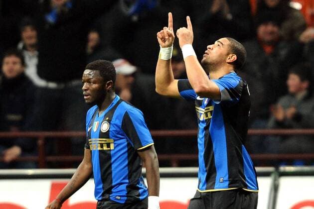 Adriano (re.) und Sulley Ali Muntari (beide Inter Mailand) - Torjubel -  Fußball Herren Coppa Italia 2008 2009, Italienischer Pokal, Pokalspiel, FC Internazionale Mailand, Inter Gruppe Mailand Freude,