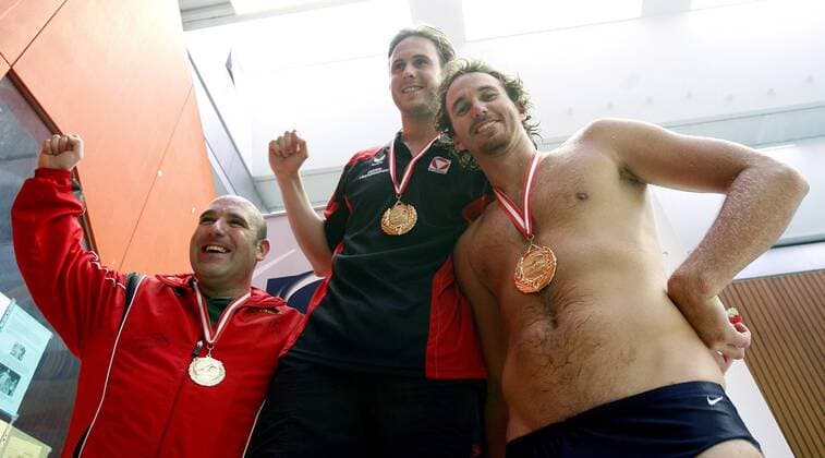 Sebastian Stoss (Mitte), David Unger Klein (li., beide Österreich) und Aaron Peirsol (USA) - Siegerehrung Com.Sult 2009 -  Schwimmen Herren Sport meets Business 2009, Kongress, com.sult, Training Gruppe Maria Enzersdorf