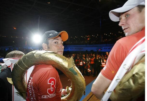 Erik Zabel (li.) und Robert Bartko (beide Deutschland) gewinnen das 98. Berliner Sechstagerennen 2009 Radsport Herren 98. Berliner Sechstagerennen 2009, Sechstage, Sechs, Sixdays, six days Gruppe Berlin