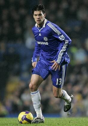 Michael Ballack (Chelsea) am Ball - EDITORIAL USE ONLY. No use with unauthorised audio, video, data, fixture lists, club league logos or live services. Online in-match use limited to 120 images, no video emulation. No use in betting, games or single club league player publications. Fußball Herren English Premier League 2008 2009, 1. Liga, Chelsea FC London Einzelbild London Dynamik,