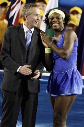 Serena Williams (USA), Siegerin der Australian Open 2009, und Turnierdirektor Craig Tiley (Australien) Tennis Damen Australian Open 2009, Grand Slam, WTA Tour, Finale Gruppe Melbourne Freude,