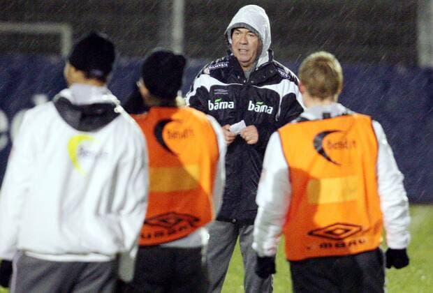 Nationaltrainer Egil Olsen (Norwegen) -  Fußball Herren Nationalmannschaft 2009, Training Gruppe