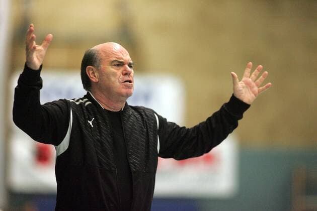 Trainer Dr. Jürgen Gerlach (Mainzlar) enttäuscht Handball 2. BL Damen Saison 2008 2009, Süd, TV 05 Mainzlar Einzelbild Lollar