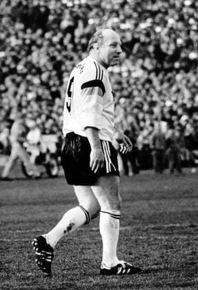 Uwe Seeler (BRD WM Mannschaft 1974) während der WM Neuauflage zwischen der BRD und der DDR 1993 in Steinach Fußball Länderspiel Herren Neuauflage 1993 WM 1974, Freundschaftsspiel, Nationalteam, DDR - BR Deutschland, BRD Einzelbild Steinach
