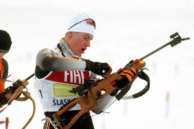 Johannes Kuhn (Deutschland) lädt nach -  Biathlon Herren 9. Winter European Youth Olympic Festival 2009, EYOF, olympische Jugendspiele, Jugend, Nachwuchs, Einzelbild Slask Beskidy
