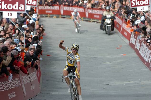 Thomas Lövkvist (Schweden Columbia High Road) jubelt über seinen Sieg beim Monte Paschi Eroica 2009 -  Radsport Herren Monte Paschi Eroica 2009, Straßenradsport, Straße, Rad Einzelbild Montepaschi - Strade Bianchi Freude, Überlegenheit,