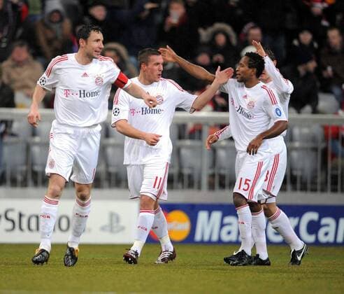 Torjubel Bayern, v.li.: Mark van Bommel, Lukas Podolski und Ze Roberto Fußball EC 1 Herren Champions League 2008 2009, FC Bayern München, Gruppe München Freude,