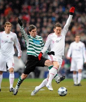 Bastian Schweinsteiger (Bayern, re.) gegen Adrien Silva (Sporting Lissabon) Fußball EC 1 Herren Champions League 2008 2009, FC Bayern München - Sporting Lissabon 7:1 Gruppe München Dynamik,