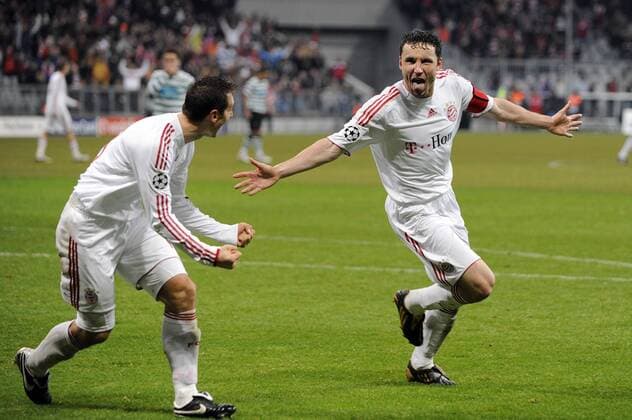 Mark van Bommel (re.) und Miroslav Klose (beide Bayern) - Torjubel Fußball EC 1 Herren Champions League 2008 2009, FC Bayern München Gruppe München Freude, Begeisterung,