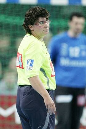 Schiedsrichterin Jutta Ehrmann Wolf (Deutschland) Handball 1. BL Herren Saison 2008 2009 Einzelbild Kiel