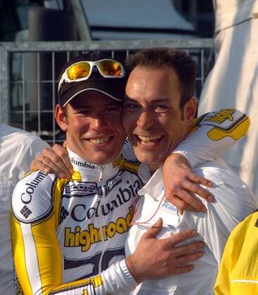 Mark Cavendish (Großbritannien, li.) jubelt mit Sprinttrainer Erik Zabel (Deutschland beide Columbia High Road) -  Radsport Herren Mailand - San Remo 2009, Straßenradsport, Straße, Rad, Vdig Gruppe Mailand - San Remo Freude,
