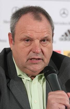 DFB Pressesprecher Harald Stenger (Deutschland) - Pressekonferenz Fußball Herren Nationalmannschaft 2009, Pressekonferenz, Pressetermin Porträt Leipzig