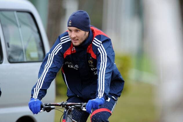 Andre Pierre Gignac (Frankreich) macht zum Ausgleich eine Radtour -  (pan30733) Fußball Herren Nationalteam 2009, Training, Vdig Gruppe Clairefontaine