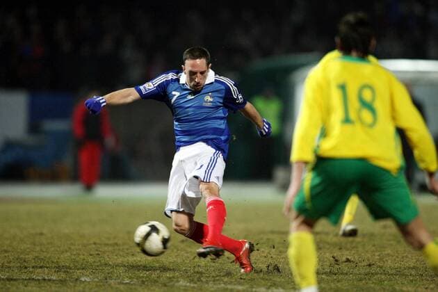 Franck Ribery (Frankreich) am Ball -  Fußball Länderspiel Herren WM Qualifikation 2009, Nationalteam, Nationaltrikot, Litauen - Frankreich 0:1 Gruppe Kaunas Dynamik,