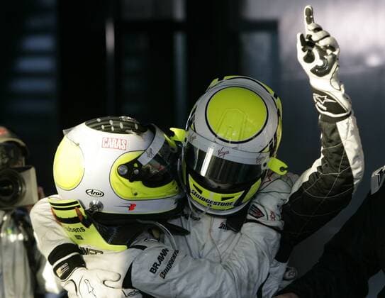 Sieger Jenson Button (England, re.) und Rubens Barrichello (Brasilien beide Brawn GP) bejubeln den Doppelsieg des GP von Australien Motorsport Grand Prix Herren Großer Preis von Australien 2009, Formel 1 Weltmeisterschaft, F1, F, GP, WM Gruppe Albert Park Melbourne Freude,