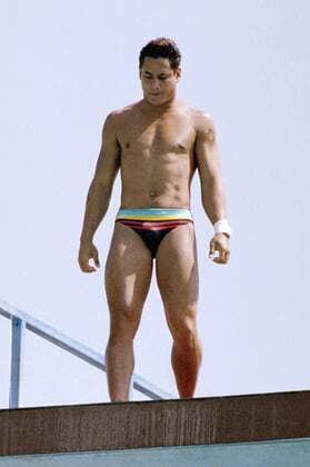 Greg Louganis (USA) - ZUMAa52 Wasserspringen Herren Turmspringen 1988, Kunstspringen Einzelbild Irvine Konzentration,