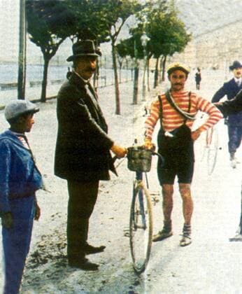 Carlo Galetti (Italien, re.), Etappensieger der 4. Etappe des Giro d Italia 1911 von Oneglia nach Mondovi - Radsport Herren Giro d Italia 1911, dItalia, Straßenradsport, Straße, Rad, Repro, Historie, Geschichte, Zeitgeist Gruppe Aufnahmedatum geschätzt 4. Etappe: Oneglia - Mondovi