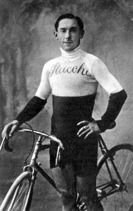 Costante Girardengo (Italien) gewinnt die 7. Etappe des Giro d Italia 1919 von Rom nach Florenz -  Radsport Herren Giro d Italia 1919, dItalia, Straßenradsport, Straße, Rad, Repro, Historie, Geschichte Einzelbild 7. Etappe: Rom – Florenz