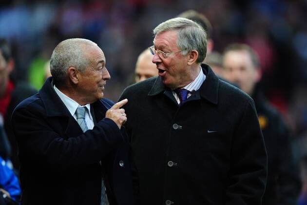 Trainer Jesualdo Ferreira (FC Porto, li.) im Gespräch mit Kollege Sir Alex Ferguson (Manchester United) - EDITORIAL USE ONLY. No use with unauthorised audio, video, data, fixture lists, club league logos or live services. Online in-match use limited to 120 images, no video emulation. No use in betting, games or single club league player publications. Fußball EC 1 Herren Champions League 2008 2009, Manchester United - FC Porto 2:2, ManU Gruppe Manchester
