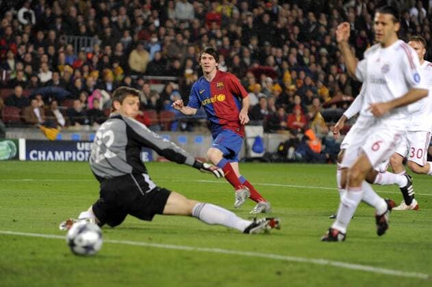 Lionel Messi (FC Barcelona, hi.) trifft zum 1:0 gegen Torwart Hans Jörg Butt (Bayern) Fußball EC 1 Herren Champions League 2008 2009, FC Barca - FC Bayern München 4:0 Gruppe Barcelona Dynamik,