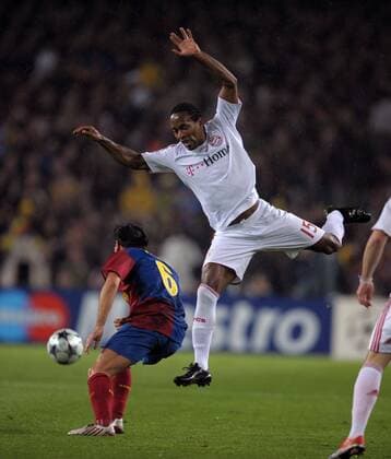 Ze Roberto (Bayern, re.) gegen Xavi Hernandez (FC Barcelona) Fußball EC 1 Herren Champions League 2008 2009, FC Barcelona - FC Bayern München 4:0, Barca Gruppe Barcelona Dynamik,