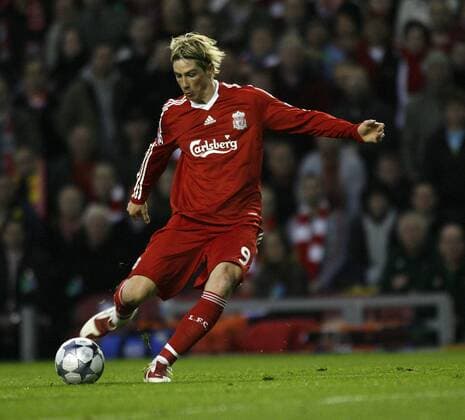 Fernando Torres (Liverpool) trifft zum 1:0 - EDITORIAL USE ONLY. No use with unauthorised audio, video, data, fixture lists, club league logos or live services. Online in-match use limited to 120 images, no video emulation. No use in betting, games or single club league player publications. Fußball EC 1 Herren Champions League 2008 2009, FC Liverpool Einzelbild Liverpool Dynamik,