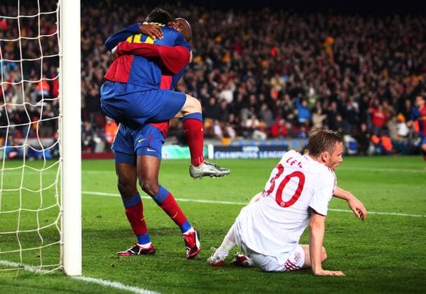 Samuel Eto o (Mitte) und Lionel Messi (li., beide FC Barcelona) - Torjubel, daneben: Christian Lell (Bayern) enttäuscht Fußball EC 1 Herren Champions League 2008 2009, FC Barcelona - FC Bayern München 4:0, Barca Gruppe Barcelona Freude, Enttäuschung,
