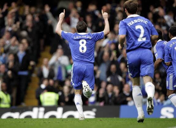 Frank Lampard (Chelsea) - Torjubel - EDITORIAL USE ONLY. No use with unauthorised audio, video, data, fixture lists, club league logos or live services. Online in-match use limited to 120 images, no video emulation. No use in betting, games or single club league player publications. Fußball Herren English Premier League 2008 2009, 1. Englische Liga, Chelsea FC London Gruppe London Freude,