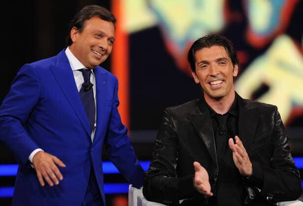 Torwart Gianluigi Buffon (Italien Juventus Turin) zu Gast bei Moderator Piero Chiambretti in der Late Night Show Chiambretti Night -  Fußball Herren Chiambretti Night 2009, Serie A 2008 2009, 1. Liga, Juventus Turin, Juve Gruppe Mailand