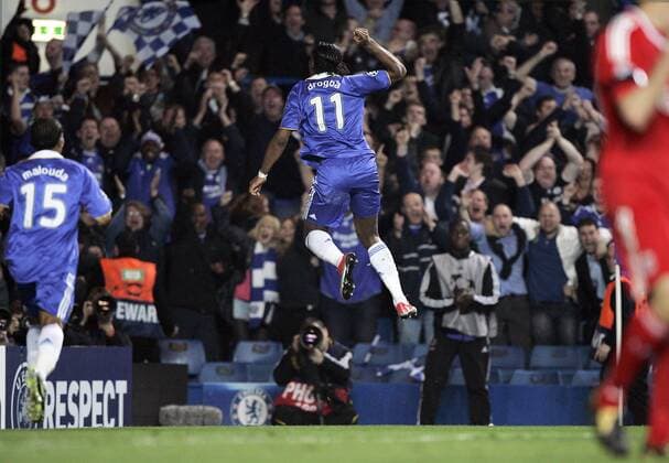 Didier Drogba (Chelsea, Mitte) - Torjubel - EDITORIAL USE ONLY. No use with unauthorised audio, video, data, fixture lists, club league logos or live services. Online in-match use limited to 120 images, no video emulation. No use in betting, games or single club league player publications. Fußball EC 1 Herren Champions League 2008 2009, Chelsea FC London Gruppe London Freude, Begeisterung