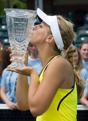 Sabine Lisicki (Deutschland) gewinnt den Family Circle Cup 2009 - - ZUMAa55 Tennis Damen Family Circle Cup 2009, WTA Tour, Finale Einzelbild Charleston Freude,