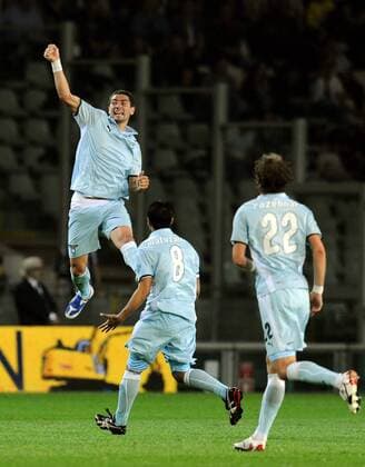 Torjubel Lazio Rom, v. li.: Aleksandar Kolarov, Matuzalem, David Rozehnal -  Fußball Herren Coppa Italia 2008 2009, italienischer Pokal, Pokalspiel, Lazio Rom Gruppe Turin Freude, Begeisterung,
