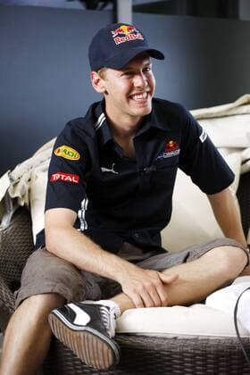Sebastian Vettel (Deutschland Red Bull) Motorsport Grand Prix Herren Großer Preis von Bahrain 2009, Formel 1 Weltmeisterschaft, F1, F, GP, WM Einzelbild Manama Sakhir Freude,