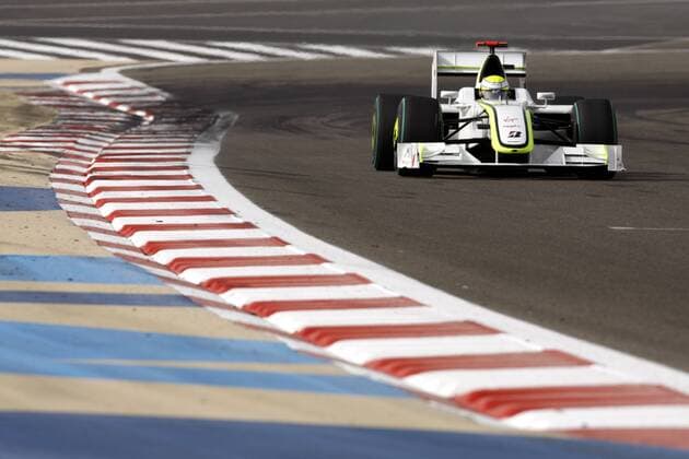 Jenson Button (England Brawn GP) in seinem Boliden Motorsport Grand Prix Herren Großer Preis von Bahrain 2009, Formel 1 WM, F1, F, GP Einzelbild Manama Sakhir