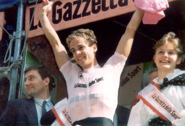 Andrew Hampsten (USA 7 Eleven Hoonved) gewinnt im rosa Trikot die 18. Etappe des Giro d Italia 1988 -  Radsport Herren Giro d Italia 1988, dItalia, Straßenradsport, Straße, Rad Gruppe Zeitfahren, Einzelzeitfahren, Bergzeitfahren 18. Etappe: Levico Terme - Valico del Vetriolo Freude,