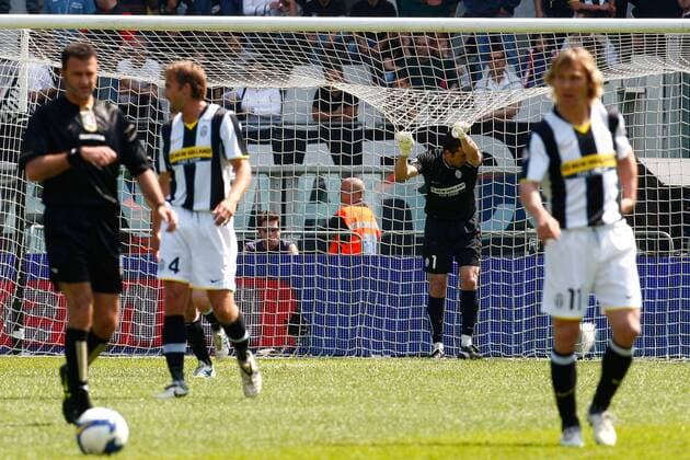 Torwart Gianluigi Buffon (Juventus Turin, Mitte) enttäuscht -  Fußball Herren Serie A 2008 2009, 1. Italienische Liga, Juventus Turin, Juve Gruppe Turin Enttäuschung,
