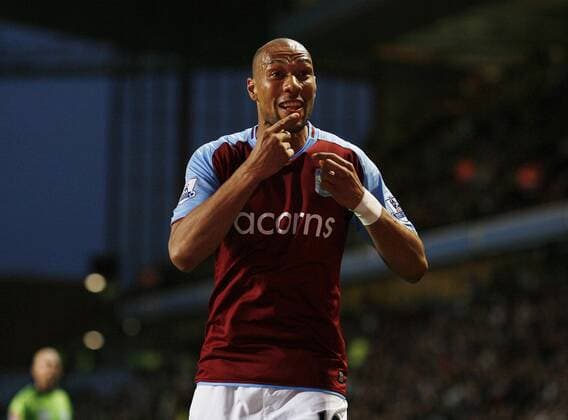 John Carew (Aston Villa) - Torjubel - EDITORIAL USE ONLY. No use with unauthorised audio, video, data, fixture lists, club league logos or live services. Online in-match use limited to 120 images, no video emulation. No use in betting, games or single club league player publications. Fußball Herren English Premier League 2008 2009, 1.Liga, Einzelbild Birmingham Freude,