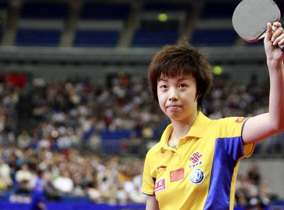 Zhang Yining (China) jubelt -  Tischtennis WM Damen WM 2009, Finale, Nationaltrikot Einzelbild Yokohama