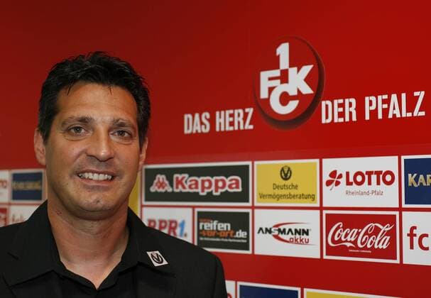 Interimstrainer Alois Schwartz (Lautern), das neue Herz der Pfalz, auf der Pressekonferenz Fußball 2. BL Herren Saison 2008 2009, 1. FC Kaiserslautern, Pressetermin, Präsentation, Trainerwechsel Einzelbild Kaiserslautern