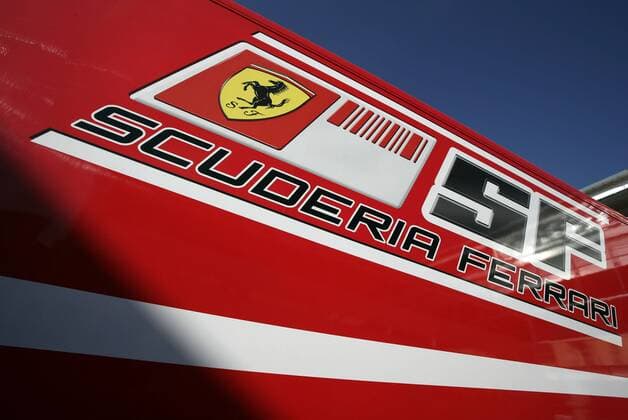 Logo der Scuderia Ferrari auf dem Teamtruck Motorsport Grand Prix Herren Großer Preis von Spanien 2009, Formel 1 Weltmeisterschaft, F1, F, GP, WM, Freies Training, Vdig Einzelbild Circuit de Catalunya Barcelona