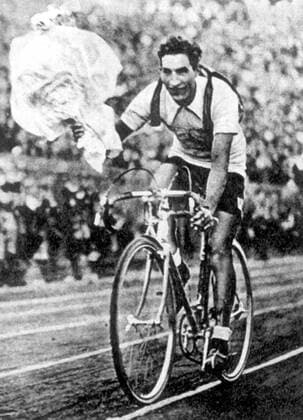Gino Bartali (Italien) - Gesamtsieger des Giro d Italia 1936 -  Radsport Herren Giro d Italia 1936, dItalia, Straßenradsport, Straße, Rad, Repro, Historie, Geschichte Einzelbild Freude,