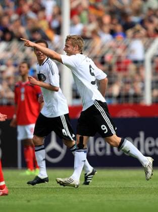 Lennart Thy (Deutschland U17) - Torjubel Fußball Länderspiel Herren EM 2009, Nationalmannschaft, Nationaltrikot, U17, U 17, Junioren, Jugend, Nachwuchs Einzelbild Jena Freude,