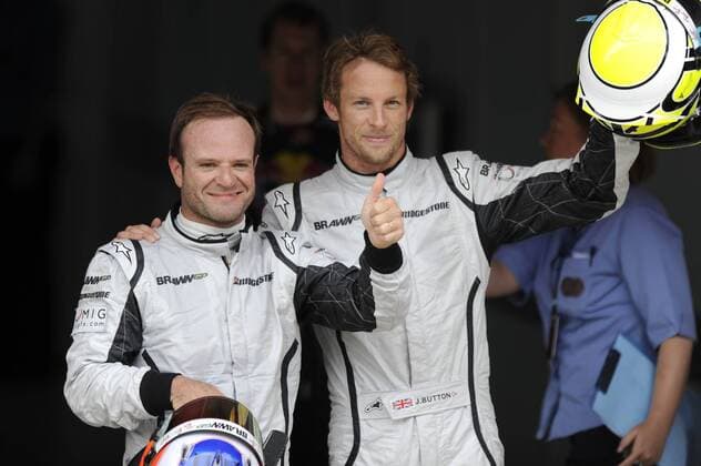 Qualifying zum GP von Spanien 2009: Jenson Button (England, re.) holt sich die Pole Position - Teamkollege Rubens Barrichello (Brasilien beide Brawn GP) wird Dritter Motorsport Grand Prix Herren Großer Preis von Spanien 2009, Formel 1 Weltmeisterschaft, F1, F, GP, WM, Qualifying Gruppe Circuit de Catalunya Barcelona Freude,